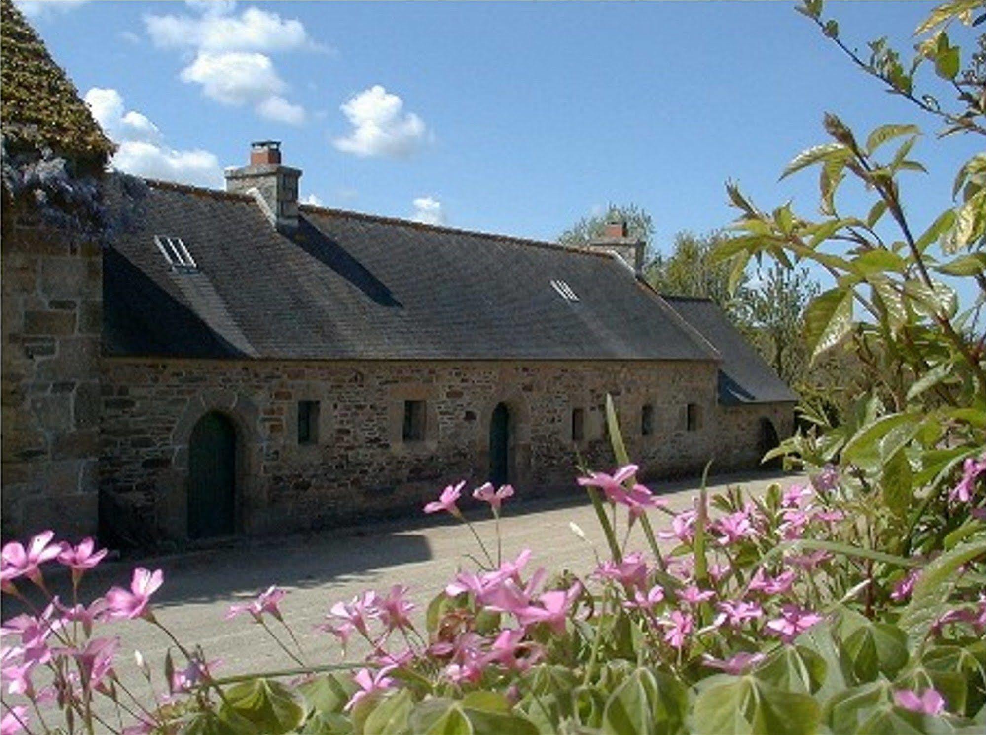 Domaine Le Puits De Jeanne Hotell Plouégat-Moysan Exteriör bild